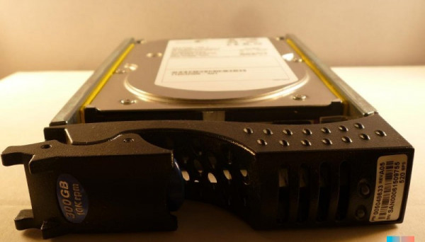 005048751 HDD 10K 2/4Gbs  FC Clariion 300GB