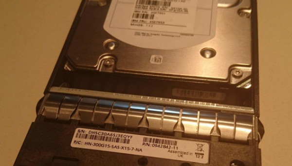 0944215-12 DS4243 SAS HDD 300GB 15K