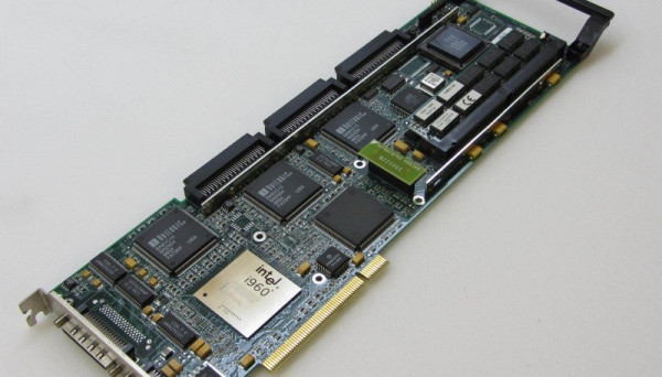DAC960PG/PJ UW2SCSI controller, 3 Channels, PCI 32 bit 33 MHz, PCI-to-U2WSCSI RAID