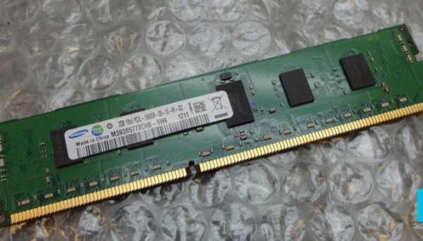 M393B5773CH0-YH9 RAM PC3L-10600R DDR3 2GB 1Rx8