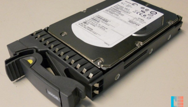 95P4255 FAS2040 SAS HDD 300GB 15K